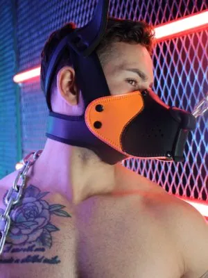 Poundtown Pup Mask 20 Neon Orange2312 109 807921