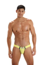 Oscarjockyellowfront